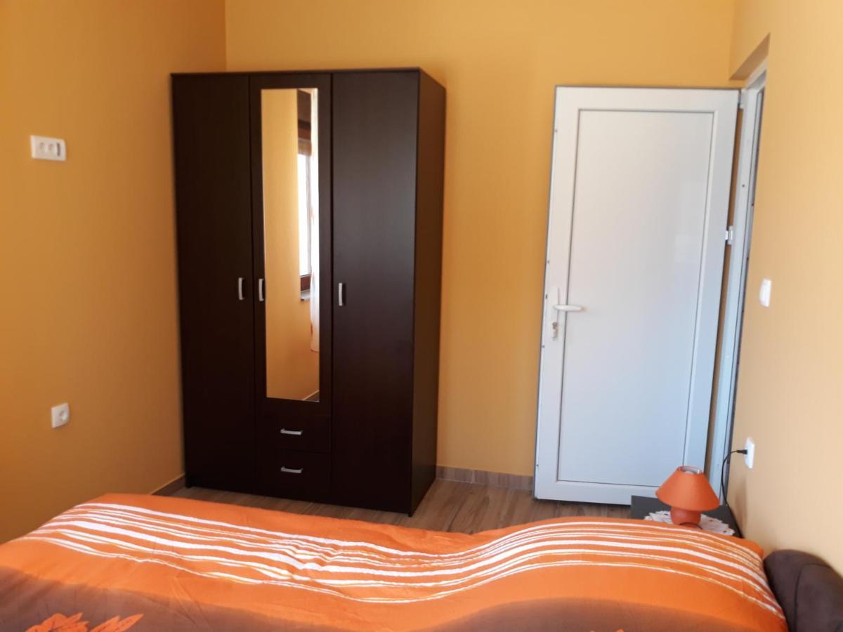 Andi Apartman Pacir Exteriör bild