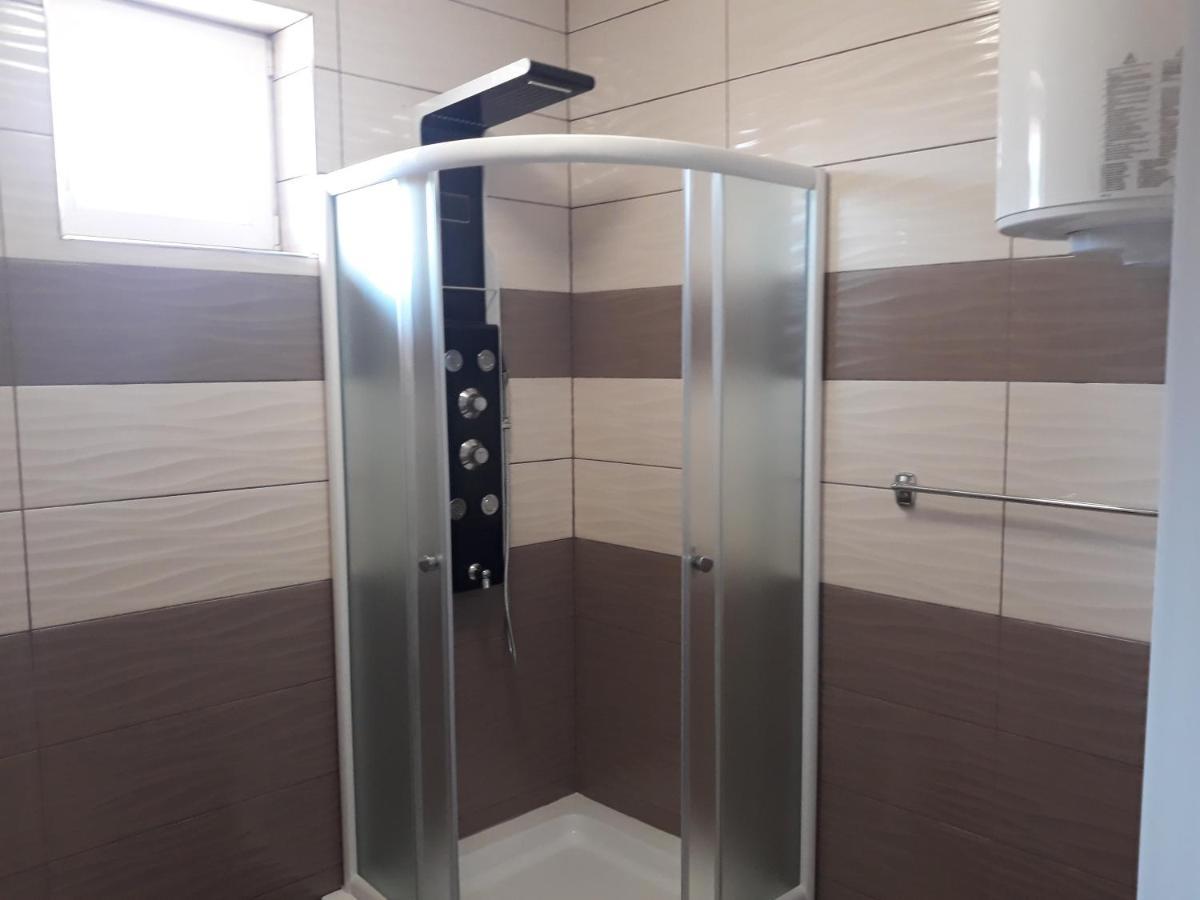 Andi Apartman Pacir Exteriör bild