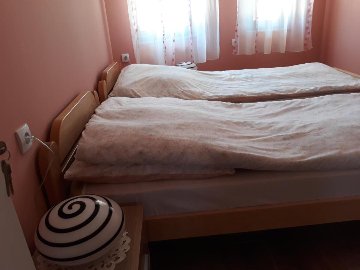Andi Apartman Pacir Exteriör bild